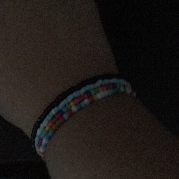 Four beaded brackets - Picture 2 of 3